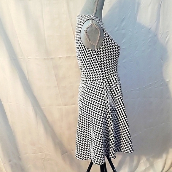 Chaps Black and White Herringbone Houndstooth A-Line Dress Size: 6P - Picture 8 of 8